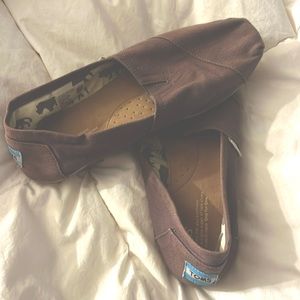 Well loved Toms. Super comfy and versatile!